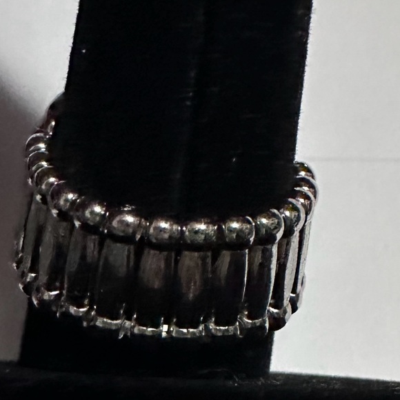 Multi color ring with stretchy back - Picture 4 of 4